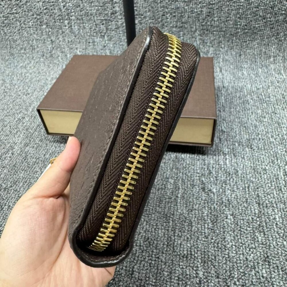 100% Authentic Louis Vuitton Empreinte Leather Wallet - Picture 3 of 8